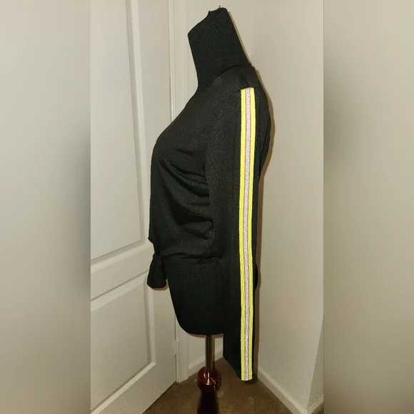 CROP TOP - Picture 2 of 4